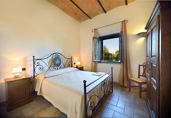 Agriturismo Bellarosa * Ассизи